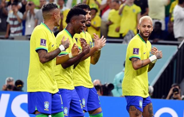 黑白体育直播新闻：世界杯8强确定6席！巴西直通4强，日韩同时出局，葡萄牙恐被爆冷@f_auto?token=6ee7cb36716f2e76c7615ef8d4fbd96d