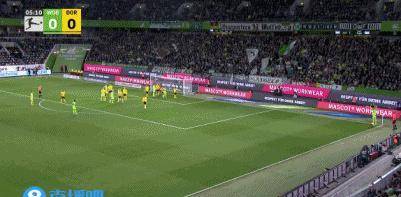 黑白体育直播新闻：多特客场0-2沃尔夫斯堡范德文破门恩梅加建功