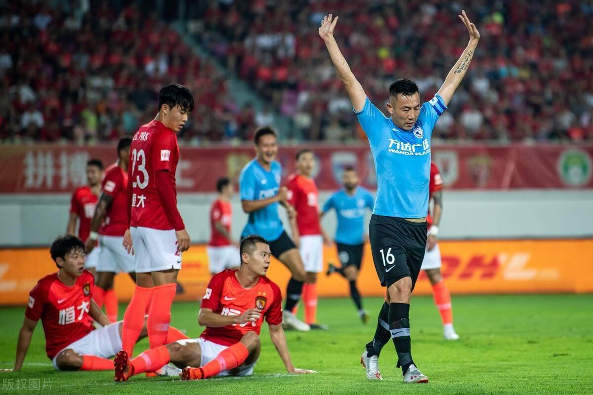 黑白体育直播新闻：中超亚足联技术分掉至第16位东亚第7，24赛季亚冠名额1+0 