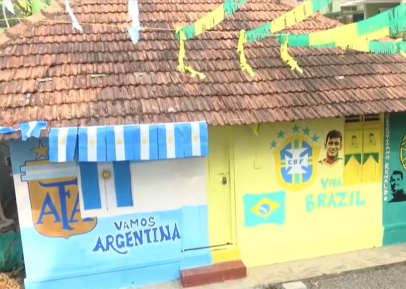 黑白体育直播新闻：17名印度球迷为看世界杯，集资买了栋房子