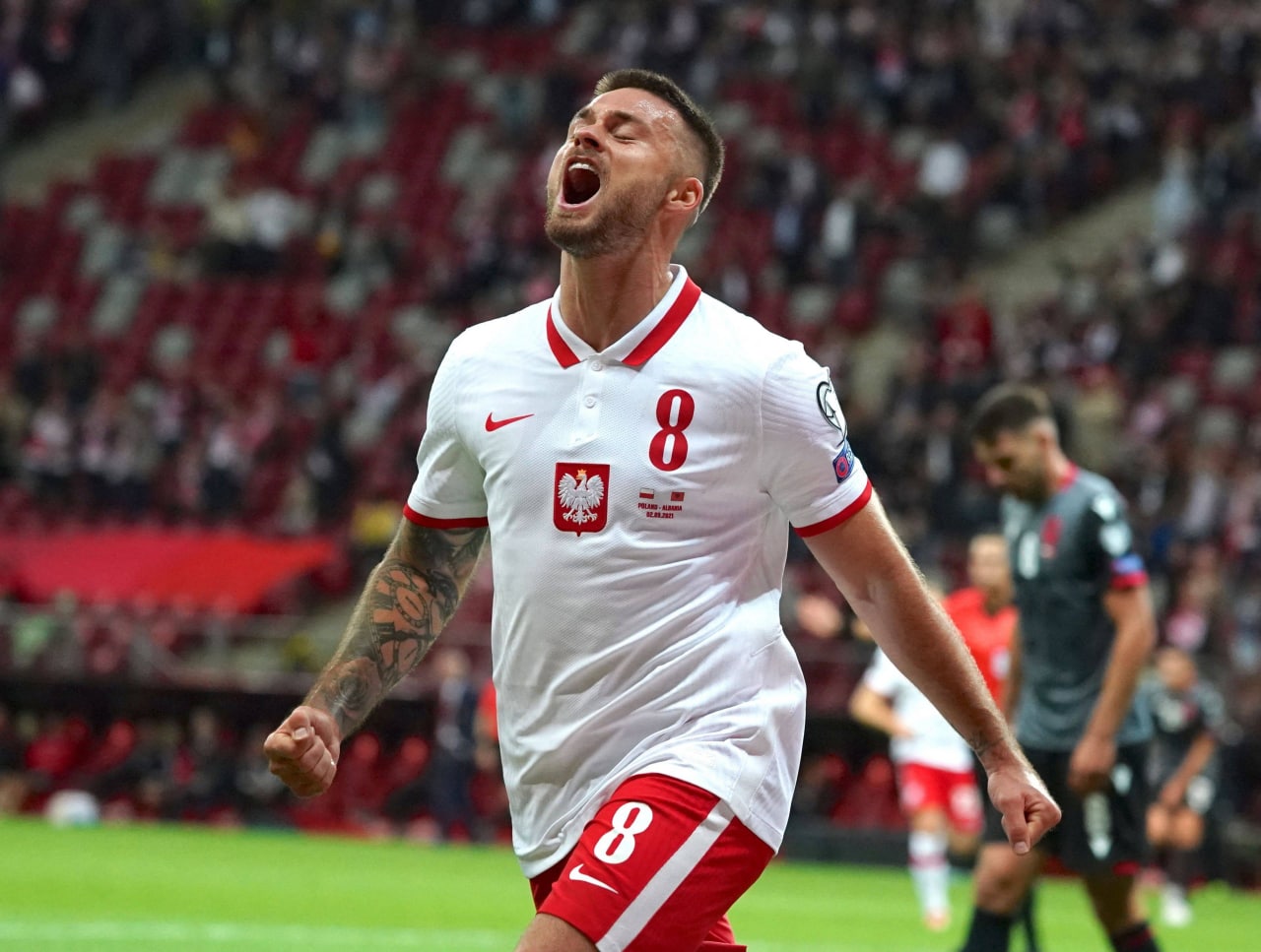 黑白体育直播新闻：波兰国家男子足球队首战面对墨西哥队打造新的传奇（世界杯波兰国家队）