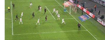 黑白体育直播新闻： 1-1，中柱+球门被吹，拜仁被皇马绊倒，无缘11连胜 