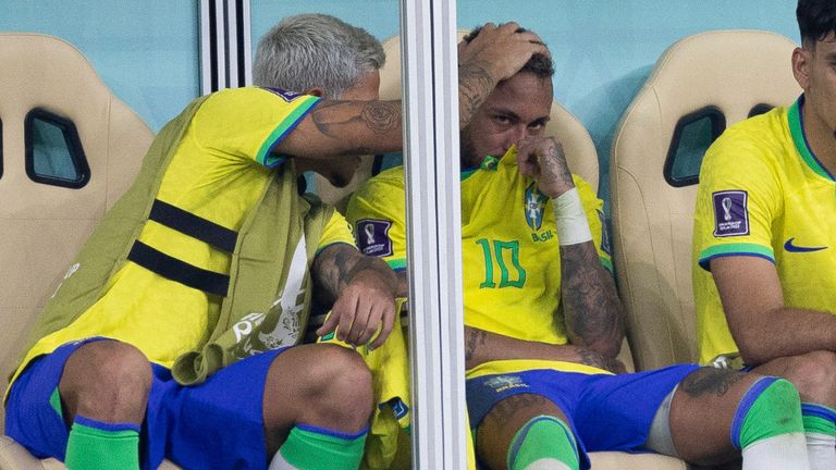 黑白体育直播新闻：内马尔脚踝受伤缺席巴西队的第二场比赛；可能的小组外阶段?20221124214110